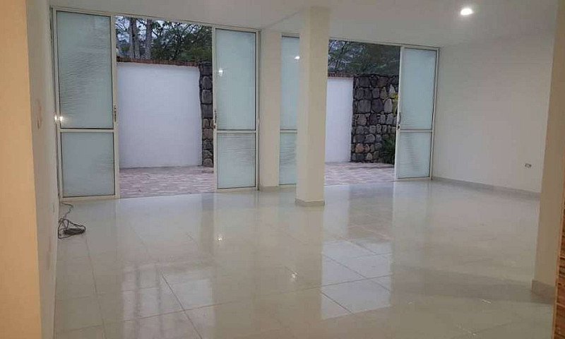 Linda Casa En Condom...