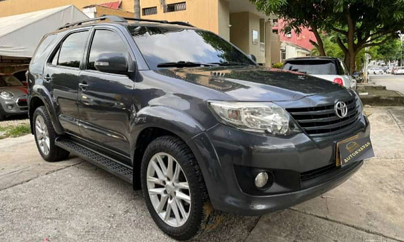 Toyota Fortuner 4X2 ...