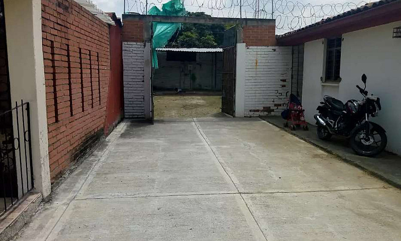 Vendo Casa Lote Vipa...