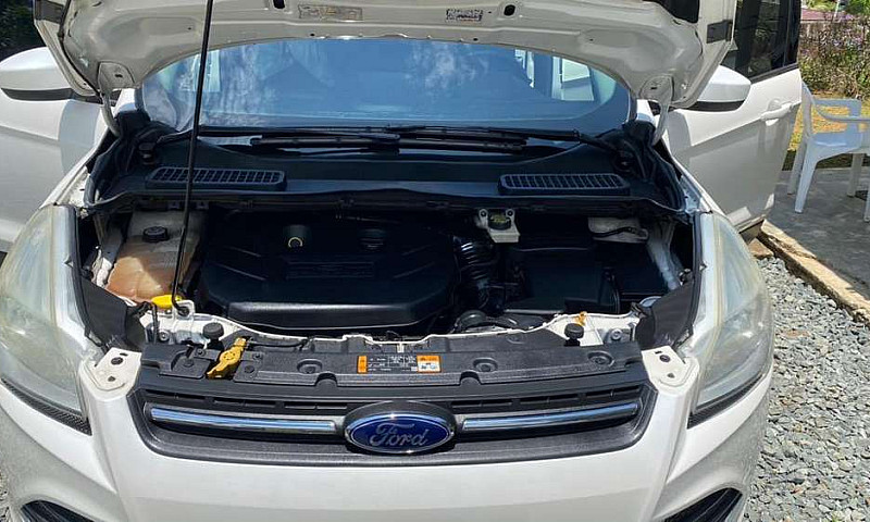 Camioneta Ford Escap...