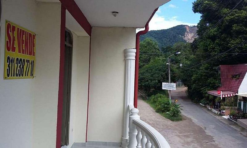 Casa Villavicencio B...