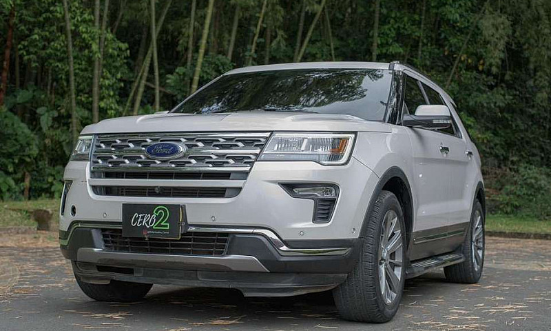 Camioneta Ford Explo...