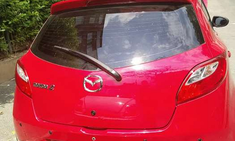 Vendo Mazda 2...