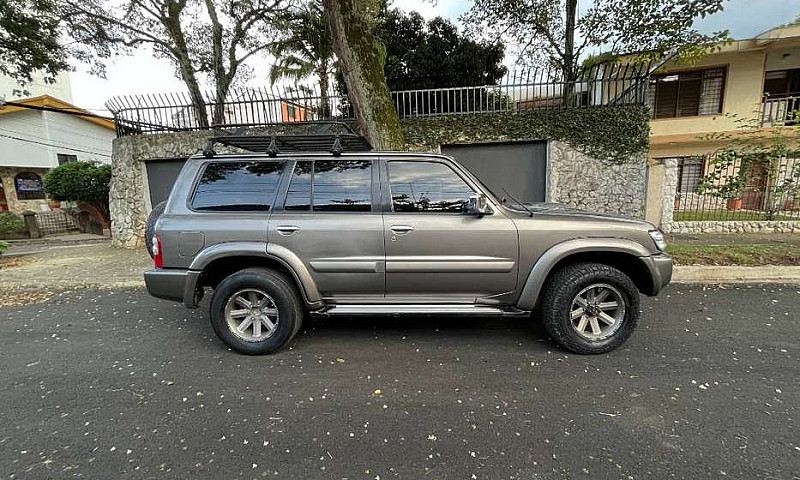 Nissan Patrol 3.0 Tu...