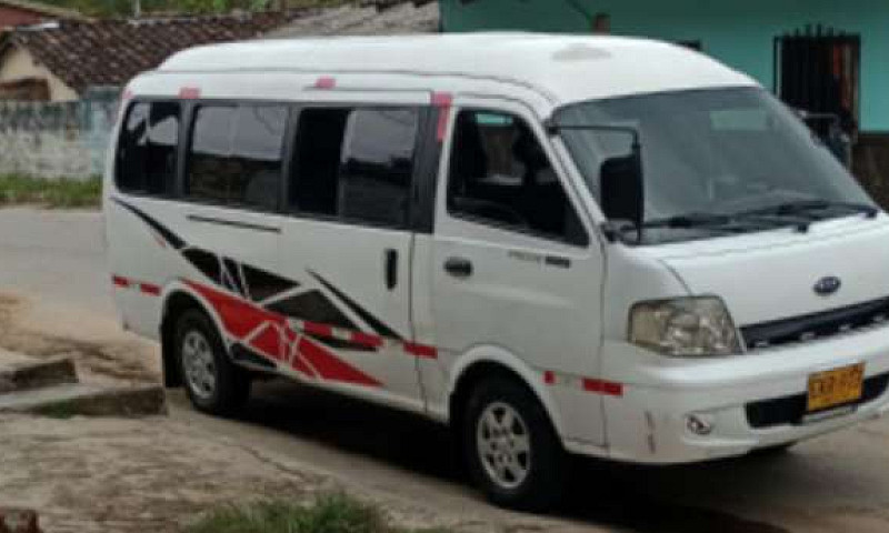 Vendo Microbus Kia P...