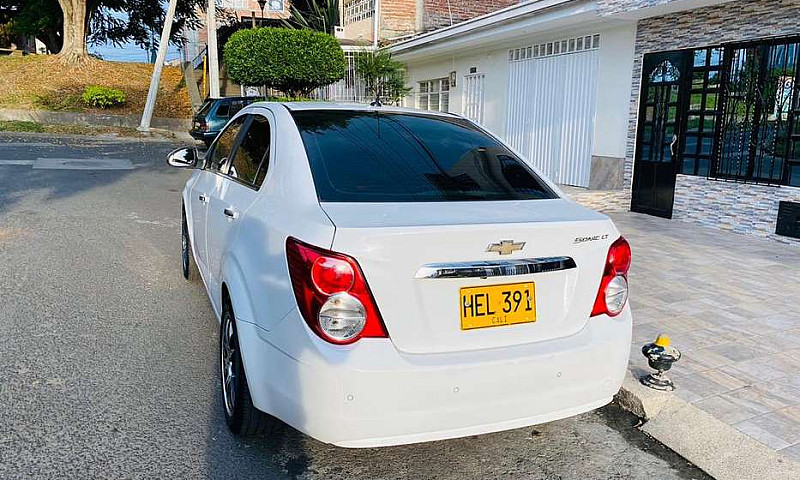 Chevrolet Sonic 2013...