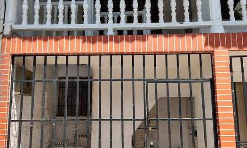 Se Vende Casa  2 Pis...
