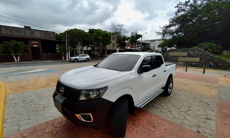 Vendo Camioneta Niss...