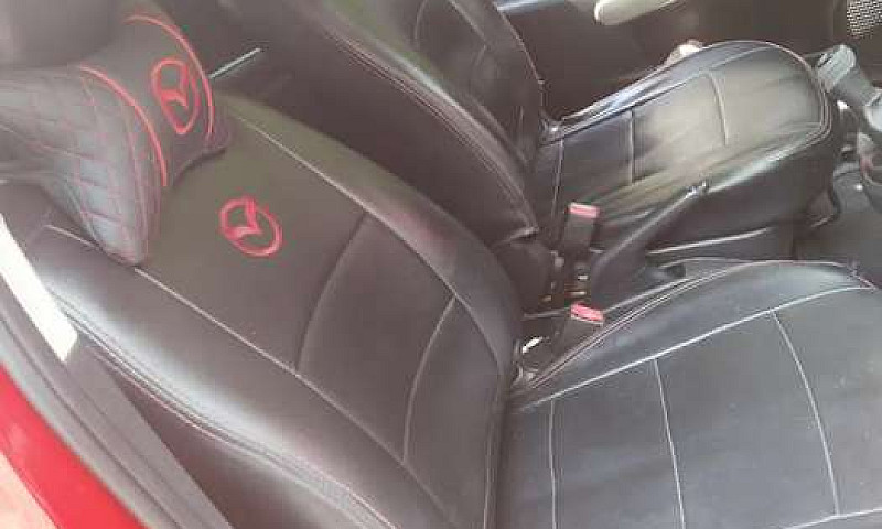 Vendo Mazda 2...