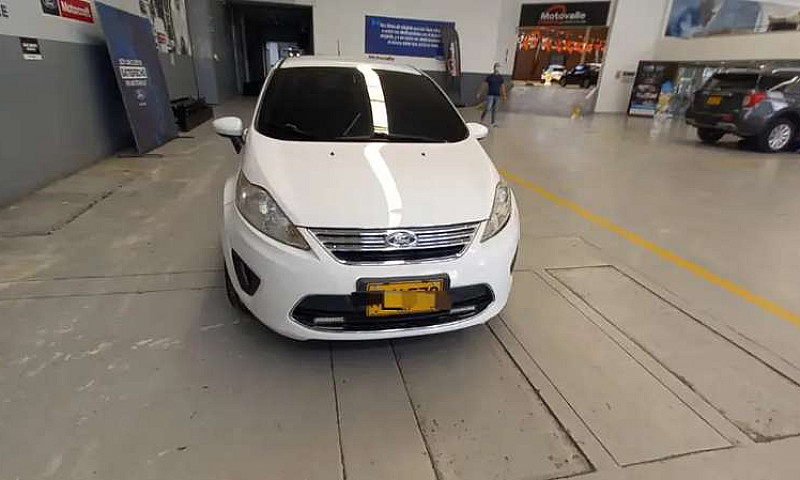 Vendo Ford Fiesta Bl...