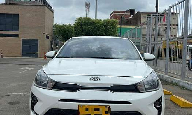 Vendo Kia Rio Vibran...