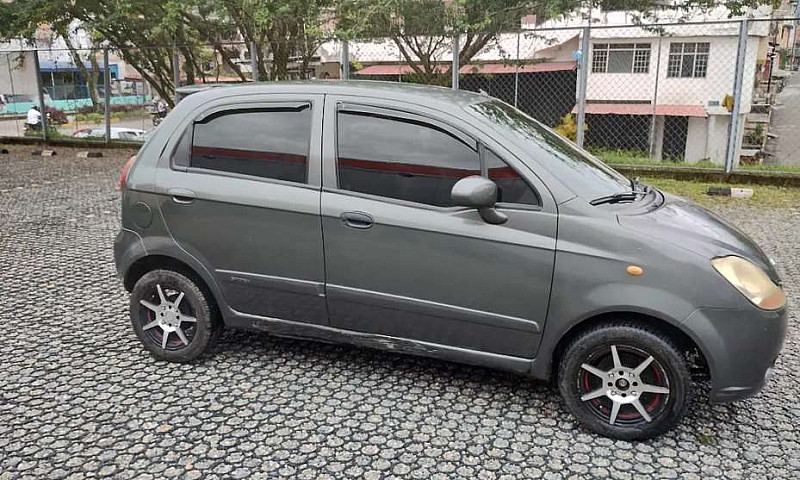 Vendo Chevrolet Spar...