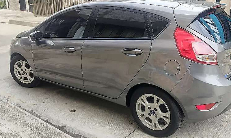 Vendo Ford Fiesta Se...