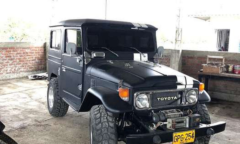 Toyota Fj 40...