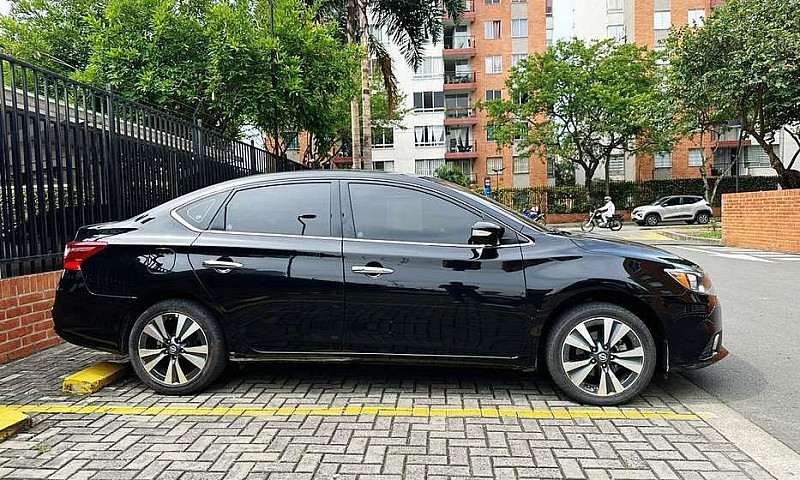 Vendo Nissan Sentra ...
