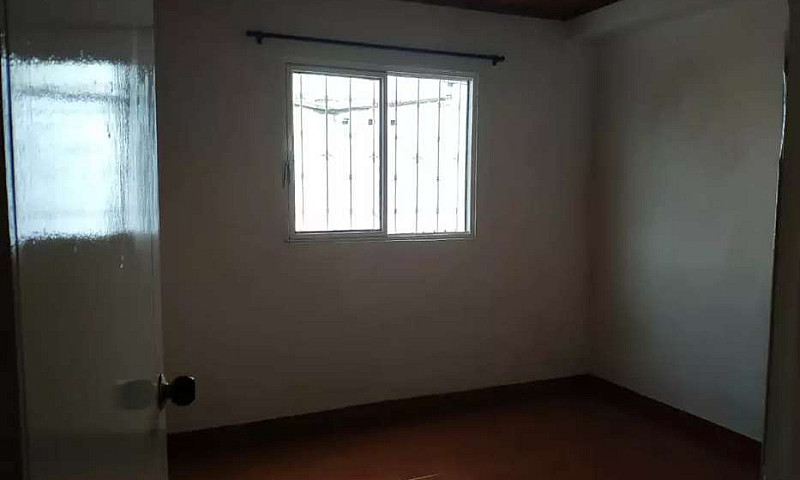 Casa Esquinera En Ar...