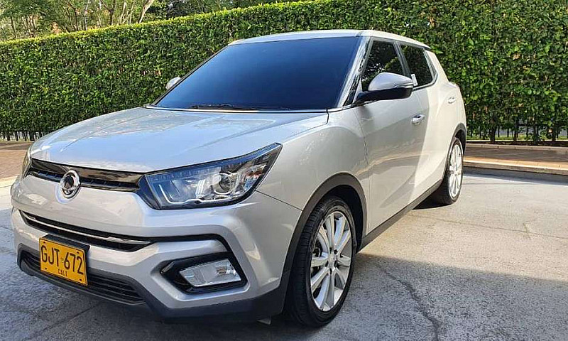 Ssangyong Tivoli Eli...