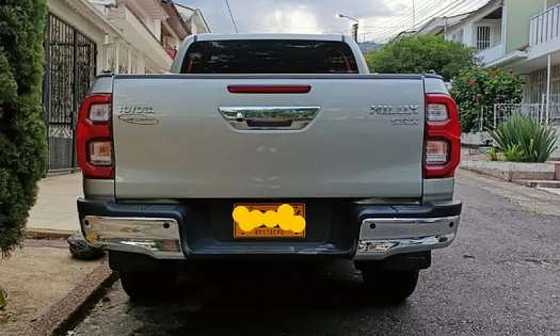 Vendo Hilux Modelo 2...