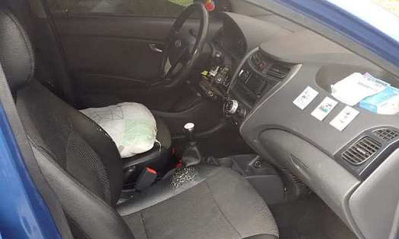 Vendo Hyundai Eon 20...