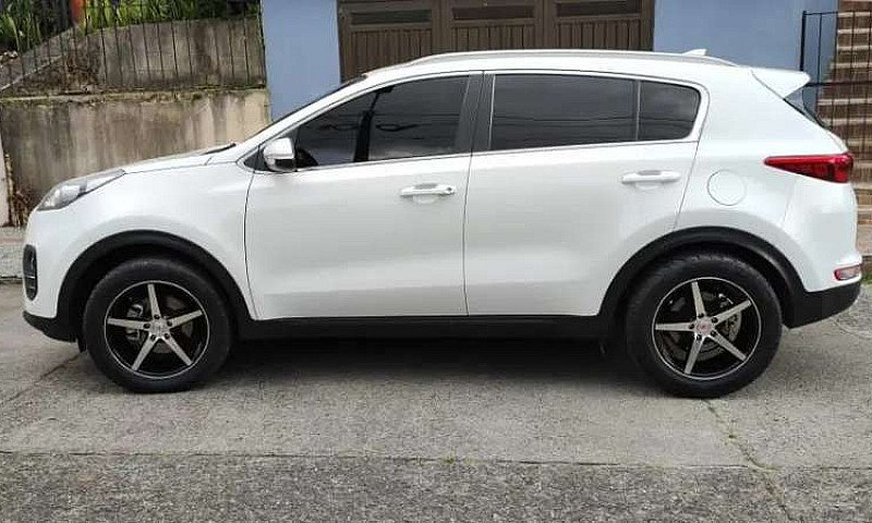 Vende Kia Sportage...