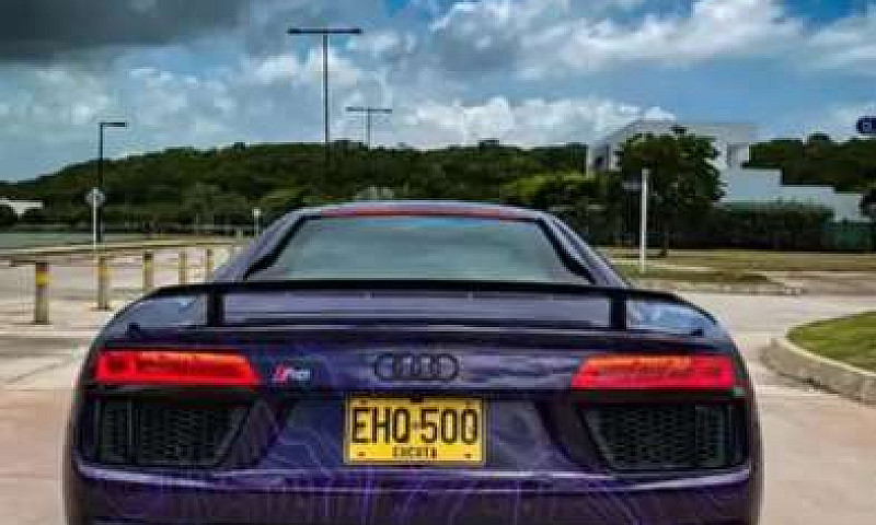 Audi R8 Coupé...