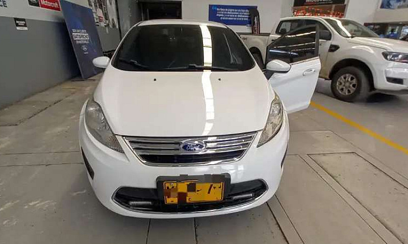 Vendo Ford Fiesta Bl...