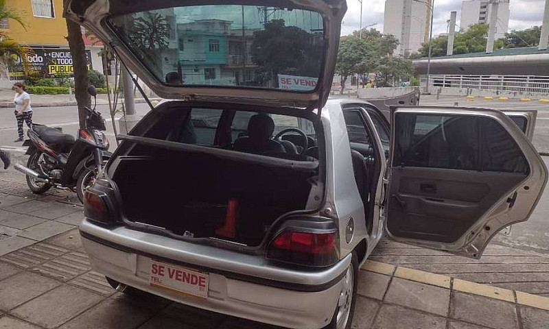 Renault Clío 1.4/200...