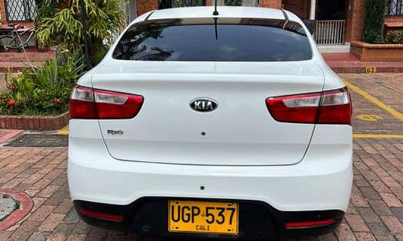Kia Río Sedan  Autom...