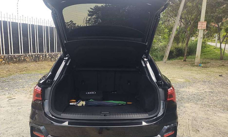 Audi Q3 Sport Back 2...