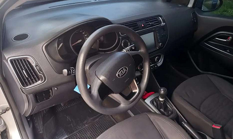 Vendo Kia Space 2014...