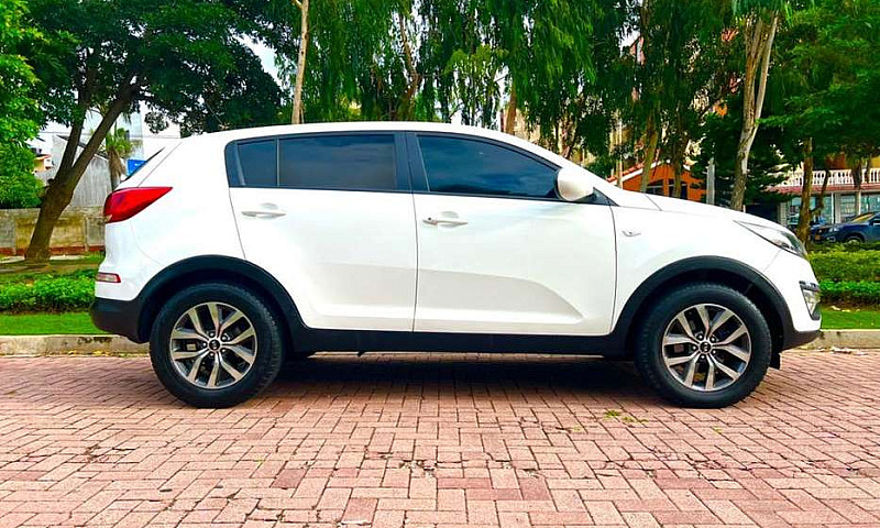 Kia Sportage Revolut...