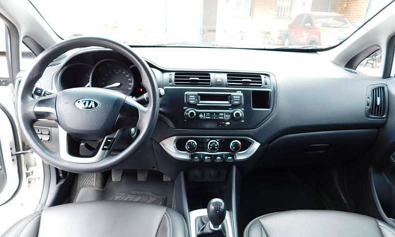 Kia Rio 2013 1.4...