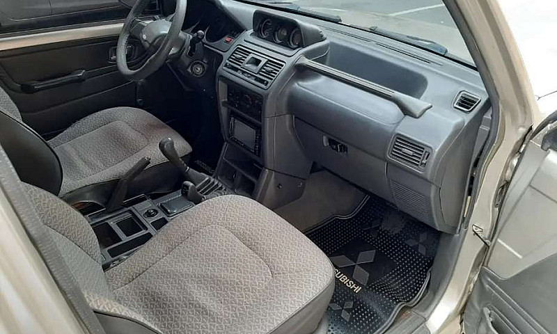 Montero 1997 V6 3000...