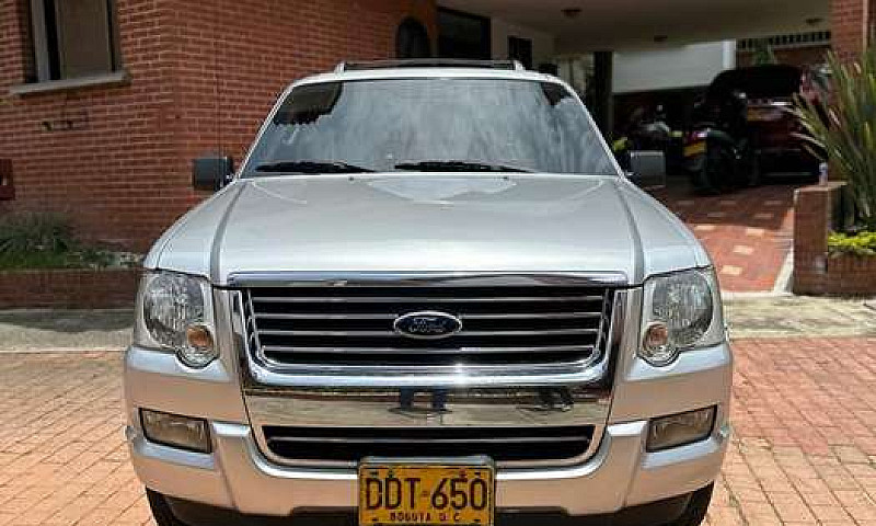 Ford Explorer Xlt 4X...