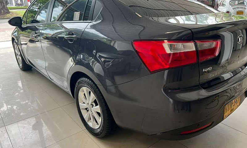 Kia Rio Automatico...