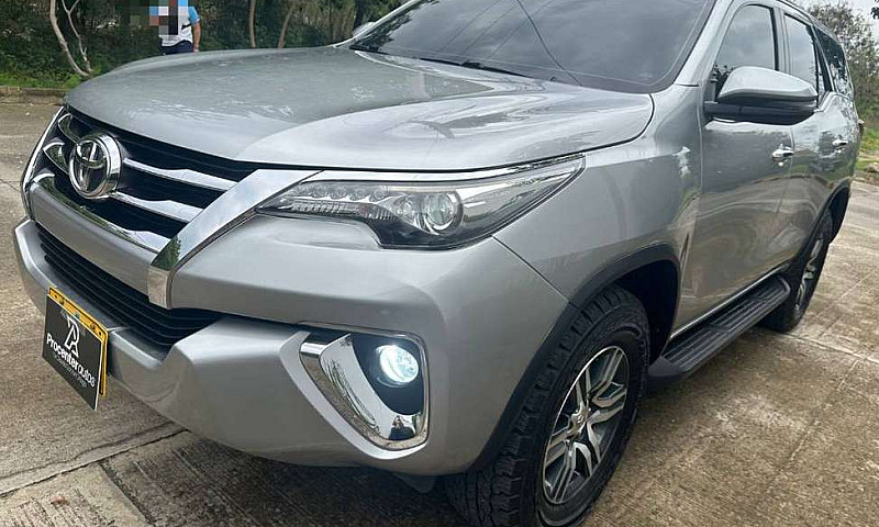 Toyota Fortuner Srv ...