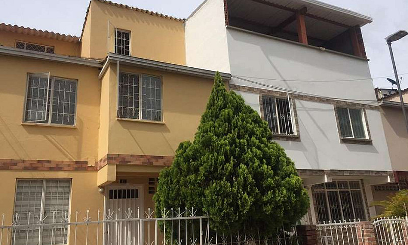 Casa Esquinera Refor...