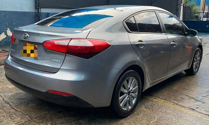 Kia Cerato Forte 201...