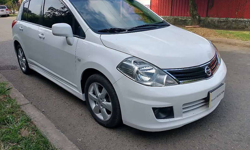 Nissan Tiida Premium...
