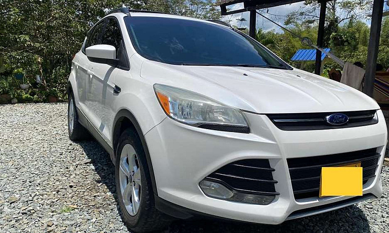 Camioneta Ford Escap...