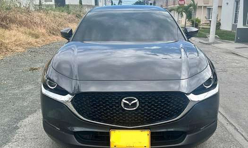 Vendo Mazda Cx30...