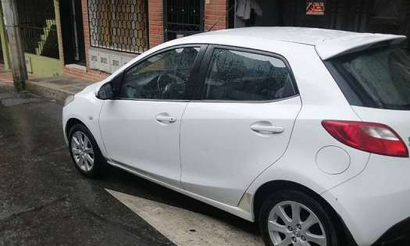 Mazda2 Blanco Segund...