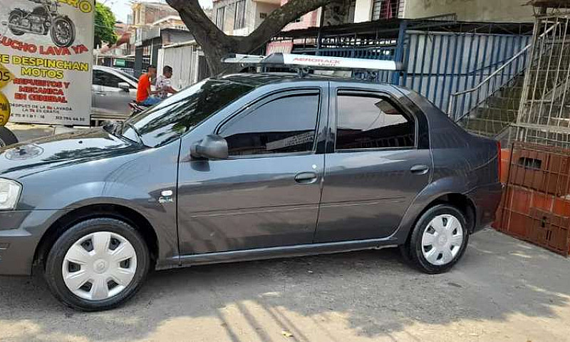 Vendo Renault Logan...
