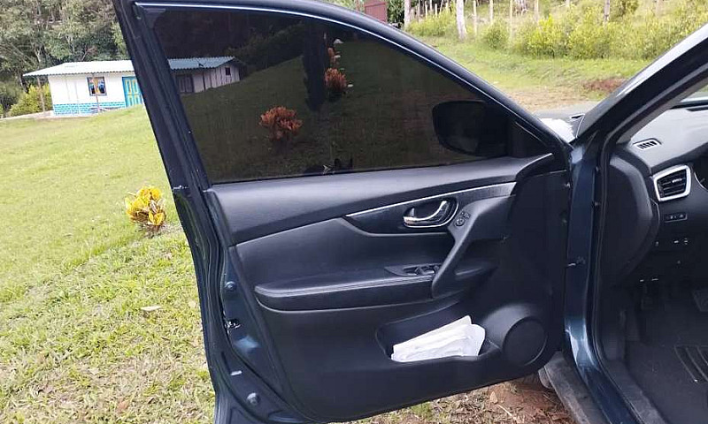 Nissan X-Trail...