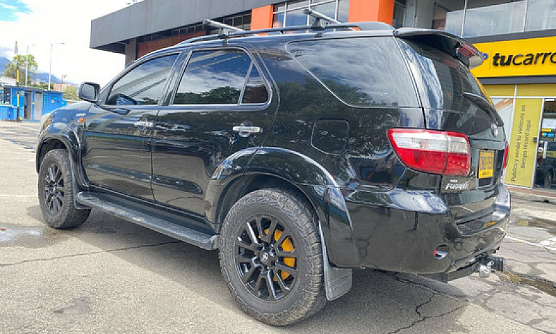 Toyota Fortuner 3.0 ...