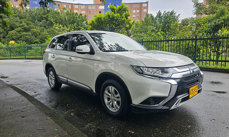 Mitsubishi Outlander...