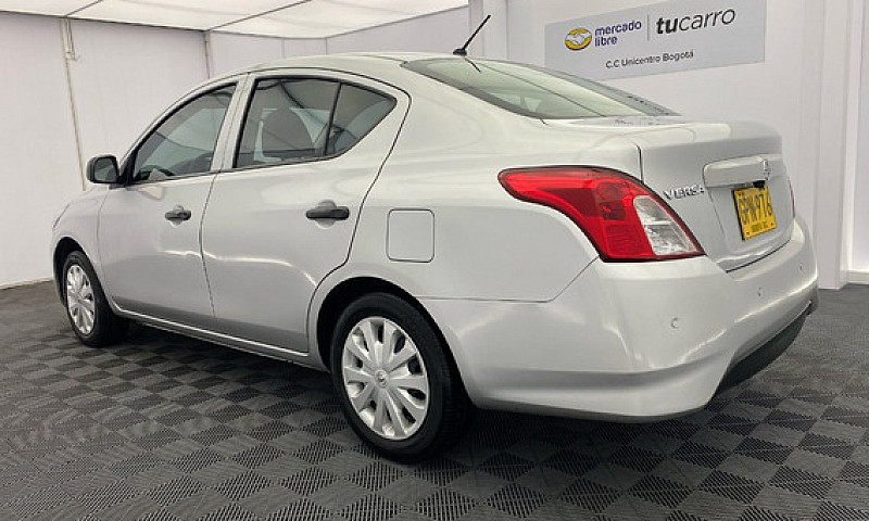 Nissan Versa 1.6 Dri...