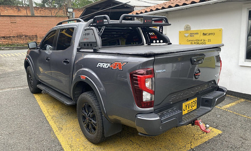 Nissan Frontier 2.5 ...