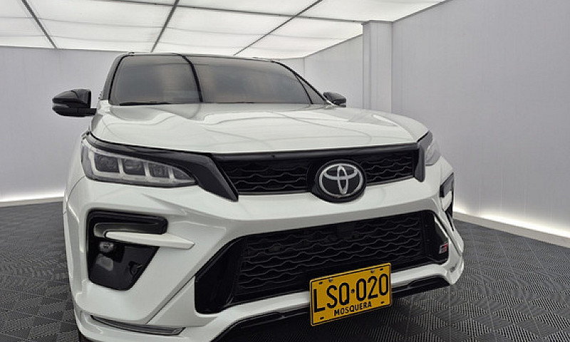 Toyota Fortuner 2.8 ...