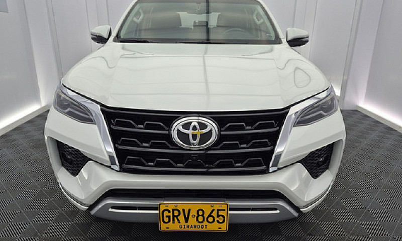 Toyota Fortuner 2.7L...